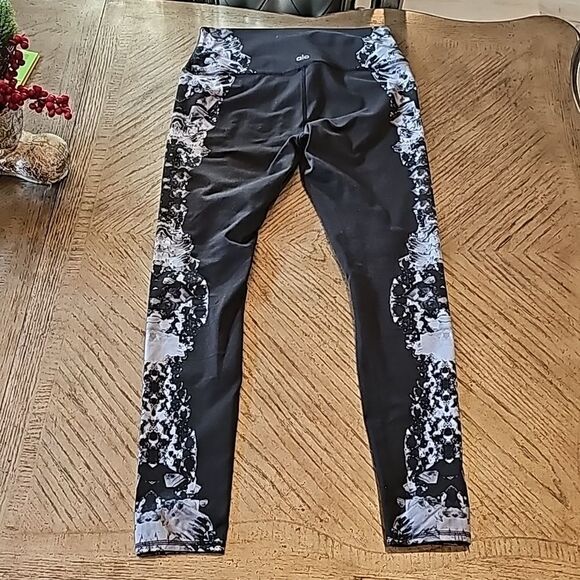 Alo size M leggings - Picture 6 of 9